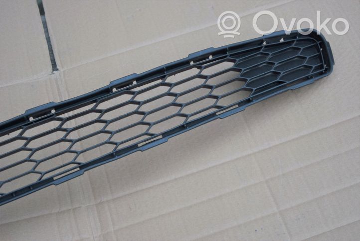 Nissan Leaf I (ZE0) Grille inférieure de pare-chocs avant 622563NF5A