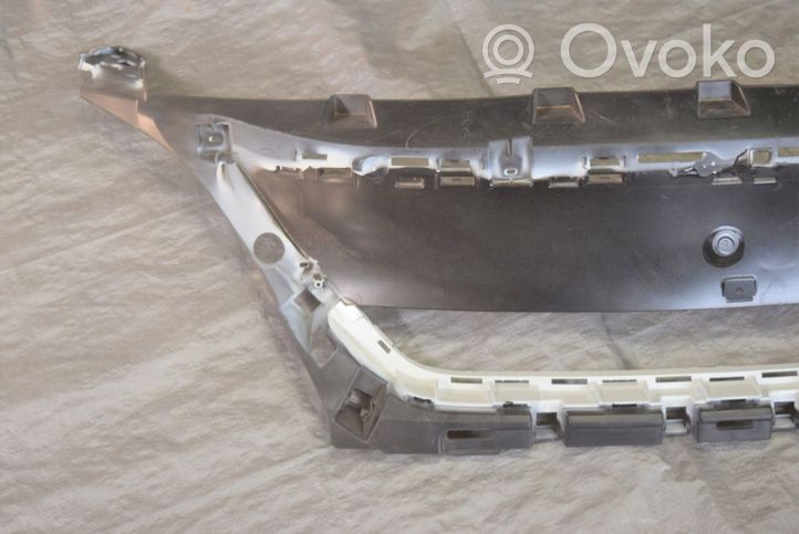 Peugeot 5008 II Maskownica / Grill / Atrapa górna chłodnicy 9815317777