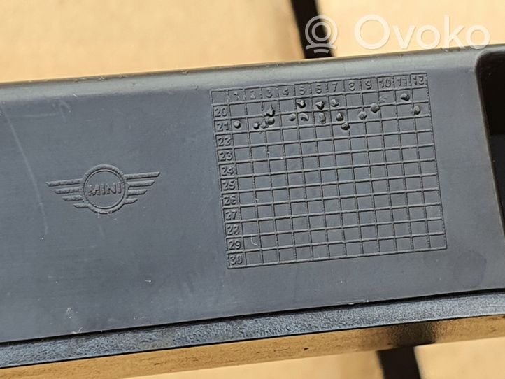 Mini One - Cooper F56 F55 Grille calandre supérieure de pare-chocs avant 0260677