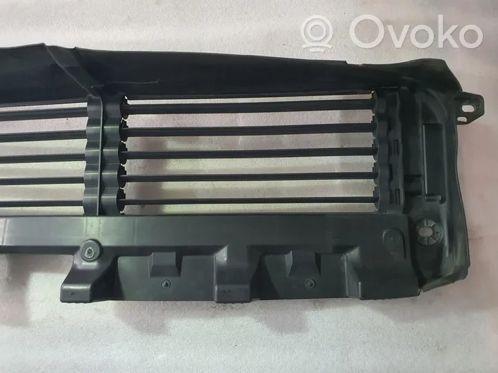Volvo XC40 Pannello di supporto del radiatore (usato) 