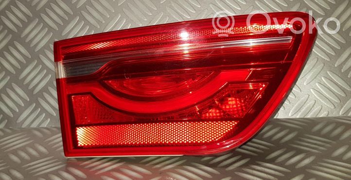 Jaguar XE Lampy tylnej klapy bagażnika 