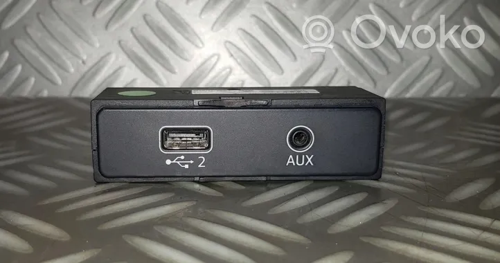 Audi A4 S4 B9 8W Câble adaptateur AUX 8W0035708