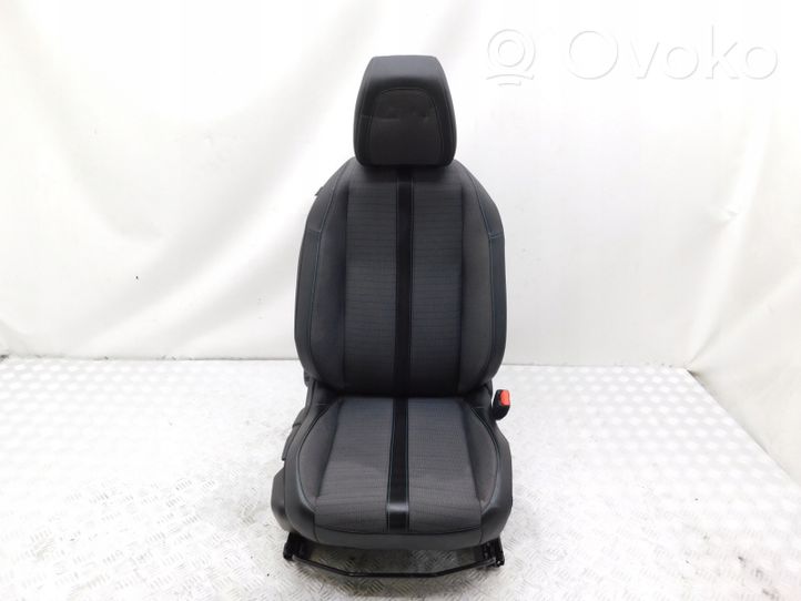 Peugeot 2008 II Front passenger seat 