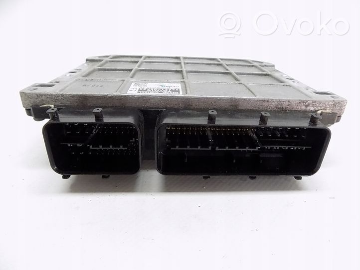 Toyota Avensis T270 Calculateur moteur ECU 8966105F20