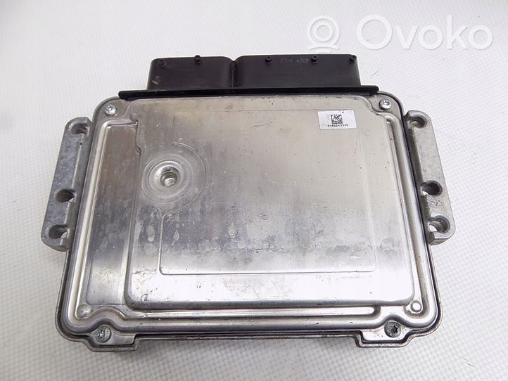 KIA Ceed Sterownik / Moduł ECU 0281031497