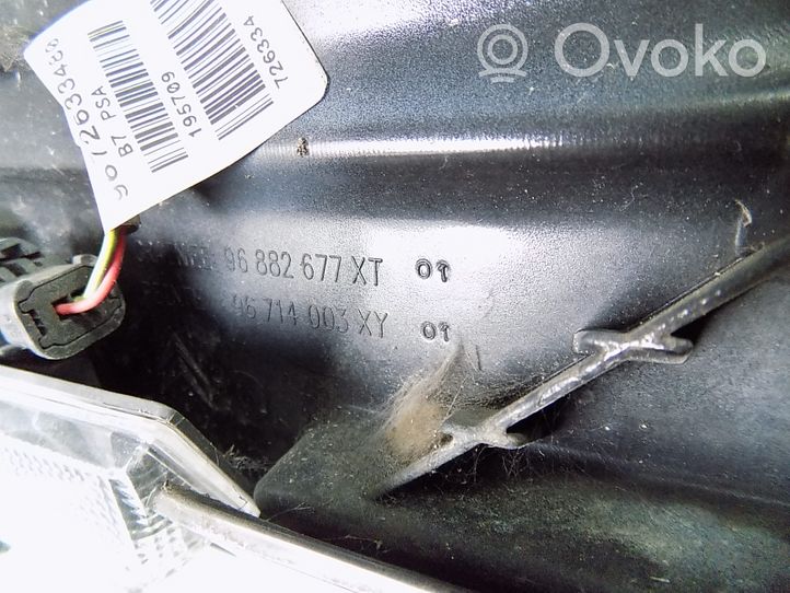 Citroen C4 II Takaluukun/tavaratilan spoileri 96882677XT