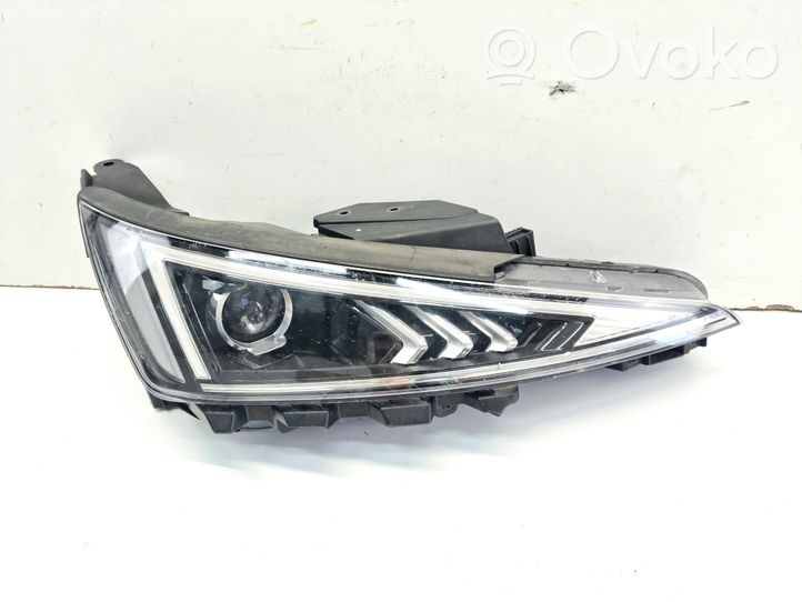 Hyundai Elantra VI Lampa przednia 92102-F2