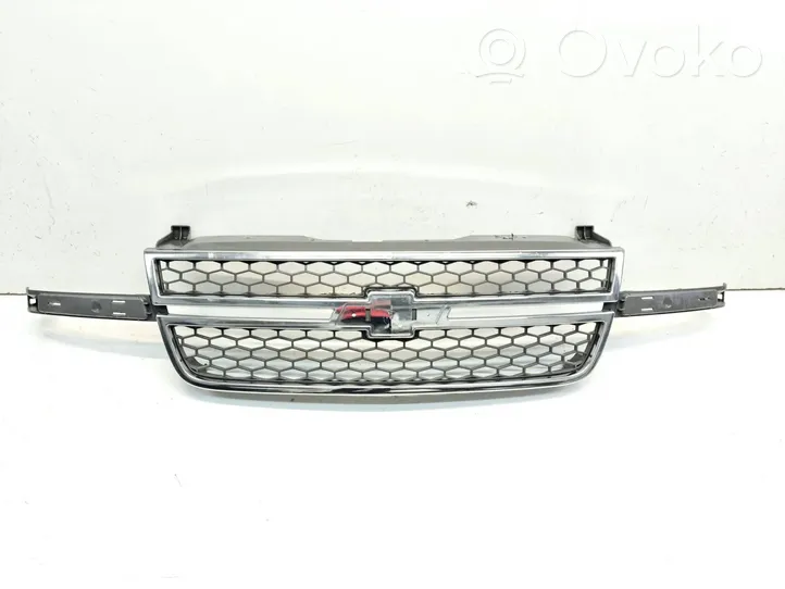 Chevrolet Silverado Grille calandre supérieure de pare-chocs avant 10373825