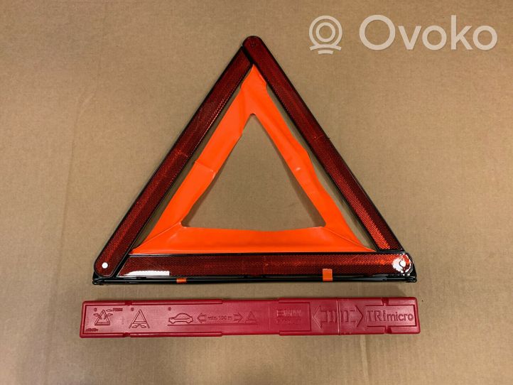 Mini One - Cooper F56 F55 Triangle d'avertissement 71606770096