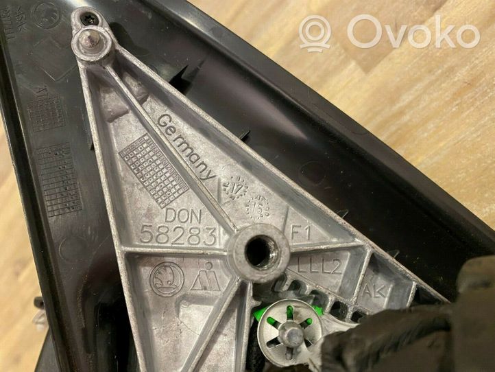 Skoda Octavia Mk3 (5E) Element lusterka bocznego drzwi przednich 5E0857933