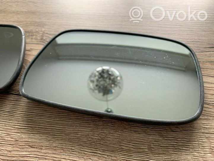 Toyota Avensis T220 Wing mirror glass 3001-993