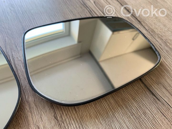 Toyota Avensis T250 Vetro specchietto retrovisore 3001-821