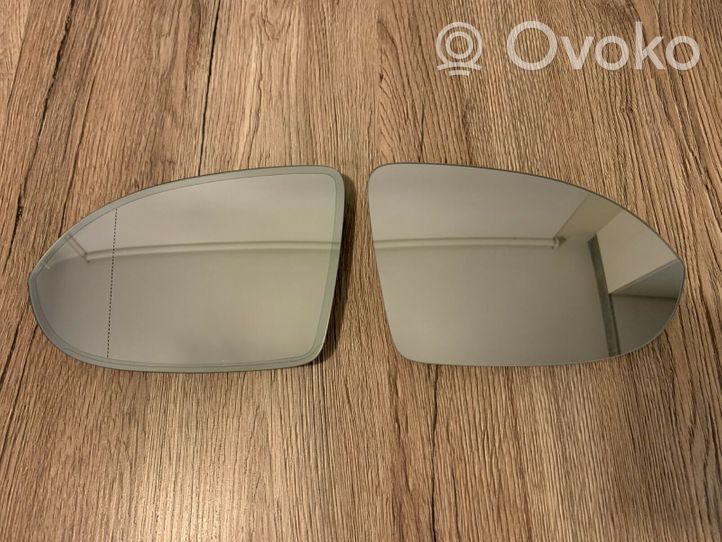 Volkswagen Golf VII Wing mirror glass 3G0857521A