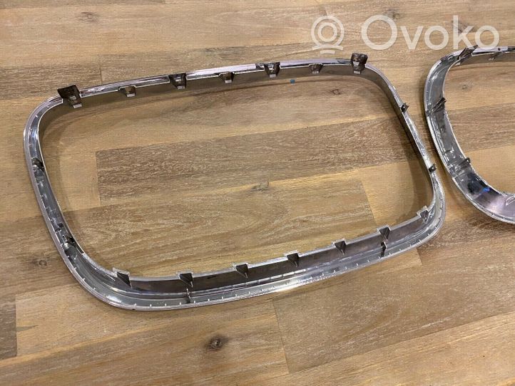 BMW X5 E70 Atrapa chłodnicy / Grill 51137157687