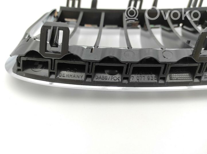 BMW 6 E63 E64 Grille de calandre avant 51137077932