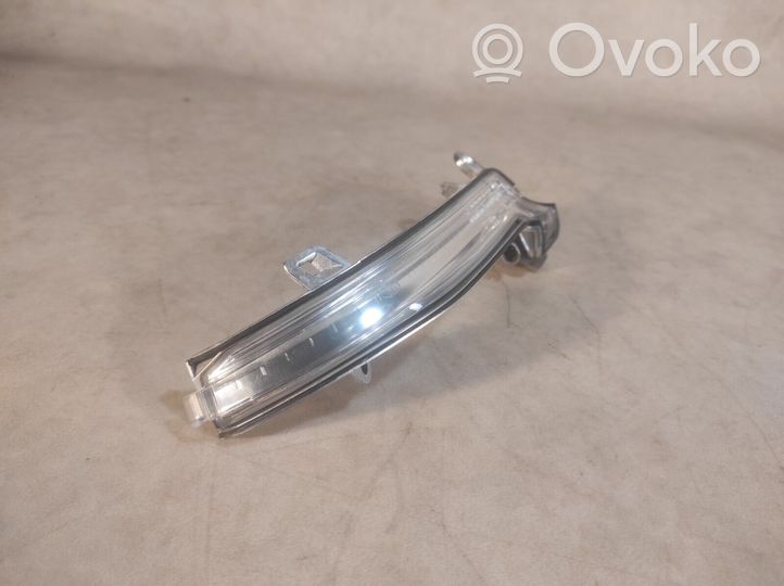 BMW X1 E84 Spiegelblinker 63137280772