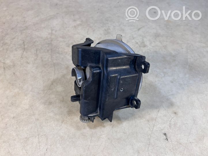 Toyota RAV 4 (XA40) Feu antibrouillard avant 81220-60100