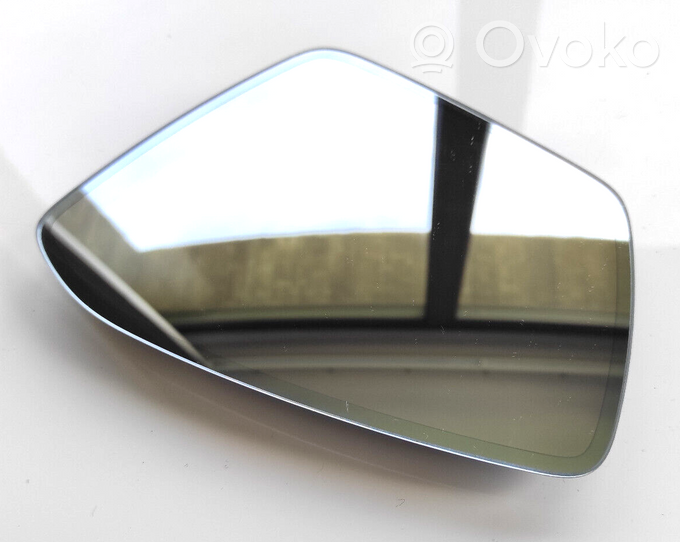 Skoda Superb B8 (3V) Wing mirror glass 3V0857521C