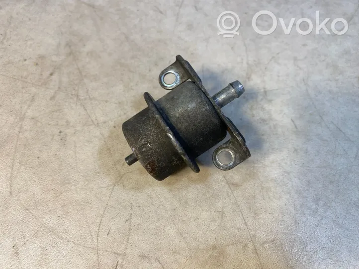 BMW 7 E23 Fuel pressure regulator 13531711541