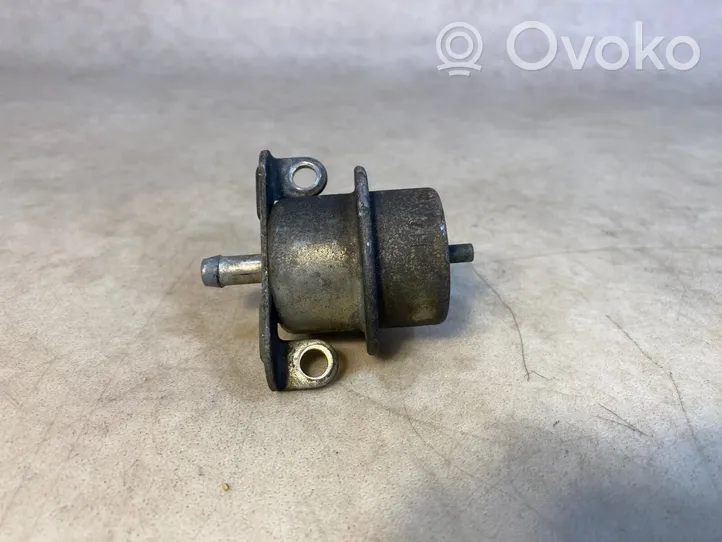 BMW 7 E23 Fuel pressure regulator 13531711541