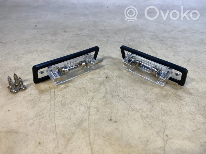 BMW 7 E23 Lampa oświetlenia tylnej tablicy rejestracyjnej 63261354665