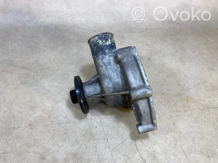 BMW 7 E23 Pompe de circulation d'eau 11519070761