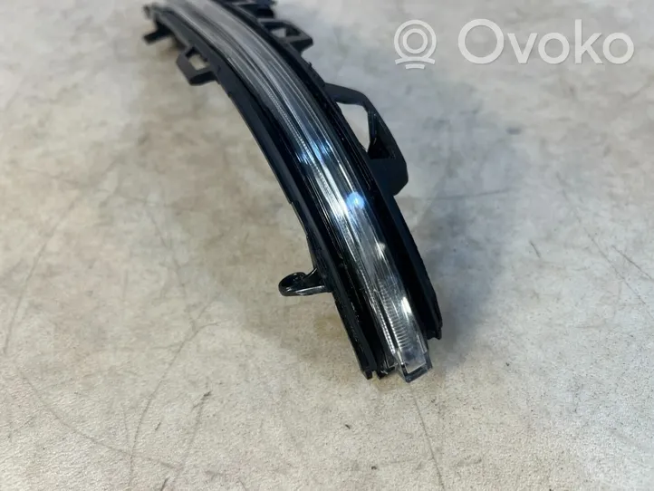 BMW X7 G07 Mirror indicator light 7441439