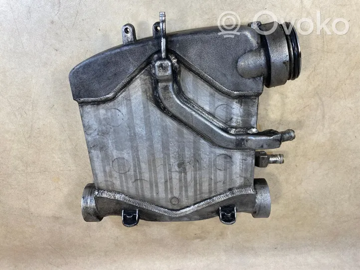 Mercedes-Benz G W461 463 Starpdzesētāja radiators A2205000300