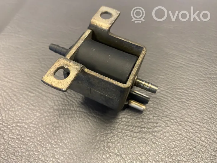 Mercedes-Benz G W461 463 Solenoīda vārsts A0015408697