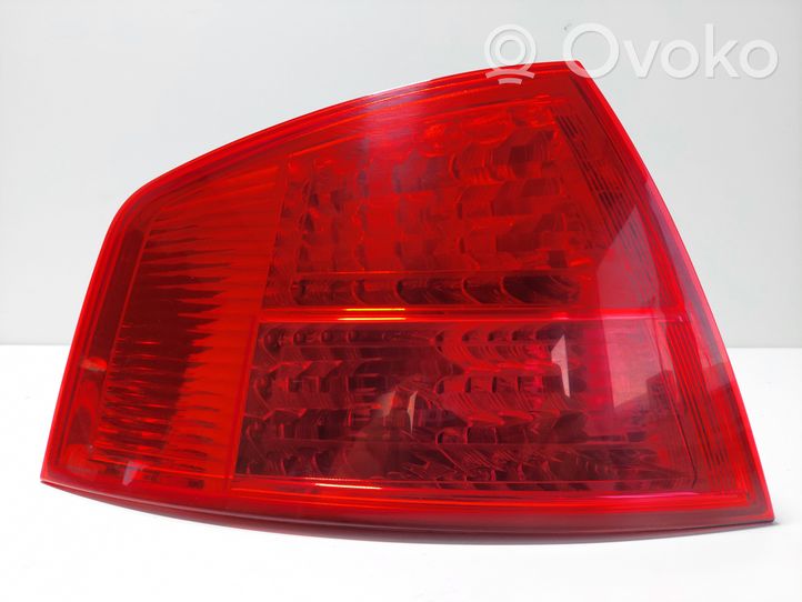 Audi A8 S8 D3 4E Lampa tylna 4E0945095C