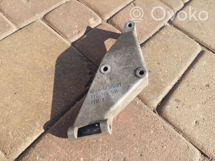 Audi 80 90 S2 B4 Supporto di montaggio della pompa del servosterzo 028145515