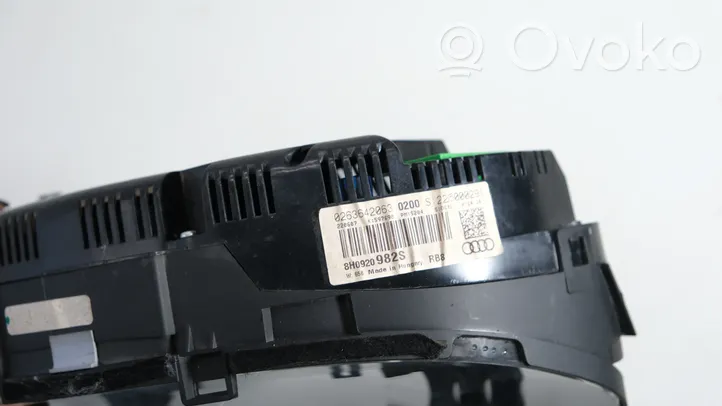Audi A4 S4 B7 8E 8H Speedometer (instrument cluster) 8H0920982S