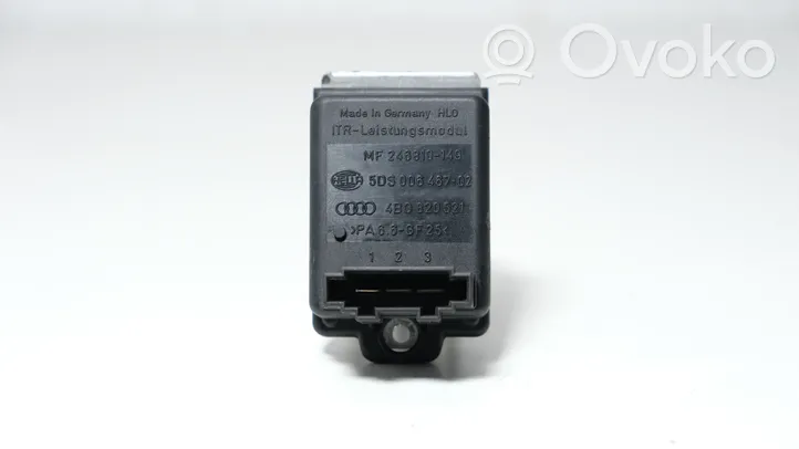 Audi A6 S6 C5 4B Pečiuko ventiliatoriaus reostatas (reustatas) 4B0820521