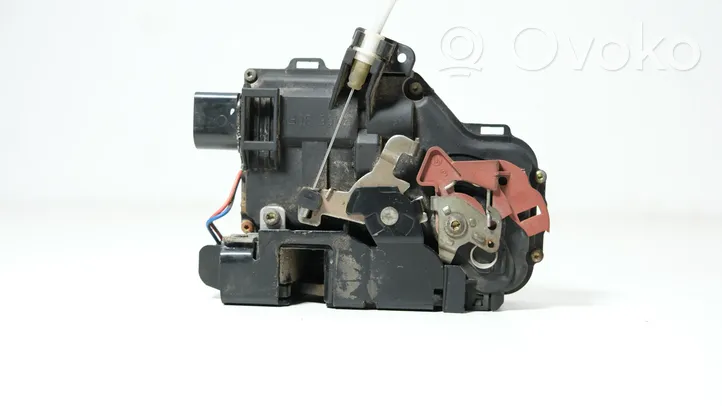 Audi A4 S4 B6 8E 8H Etuoven lukko 4B1837016E