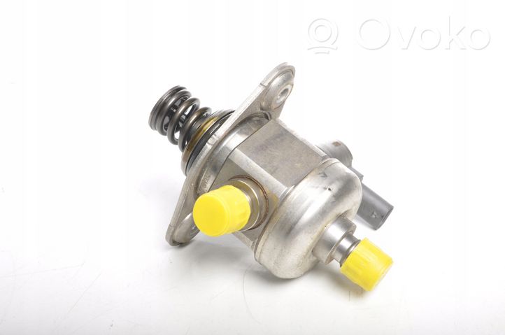 BMW M4 F82 F83 Fuel injection high pressure pump 0261520255