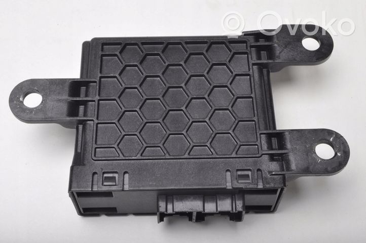 Maserati Levante Pysäköintitutkan (PCD) ohjainlaite/moduuli 068403887AB