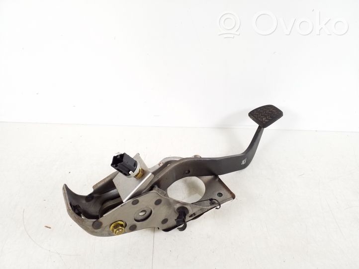 Toyota Corolla E120 E130 Sankabos pedalas 31301-02040