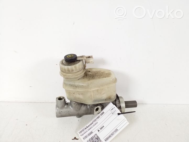 Toyota Avensis T220 Główny cylinder hamulca 47201-05080