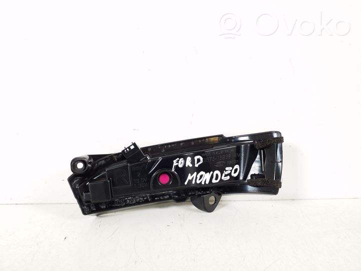 Ford Mondeo MK V Indicatore di direzione anteriore DS7313B381BA