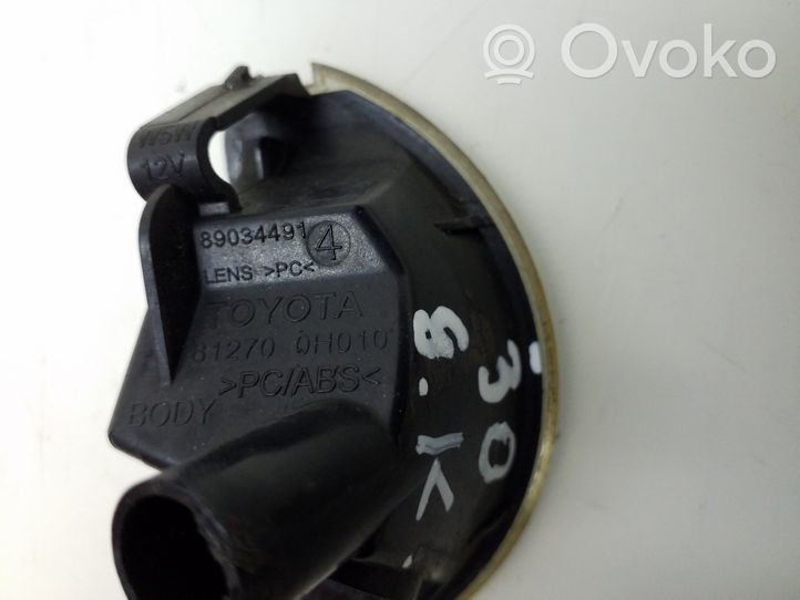 Toyota Aygo AB10 Lampa oświetlenia tylnej tablicy rejestracyjnej 812710H010