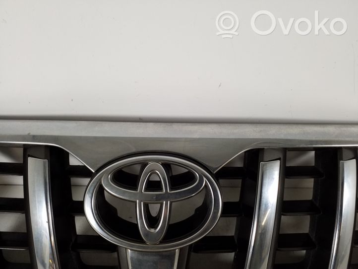 Toyota Land Cruiser (J120) Grille calandre de capot 53111-60500