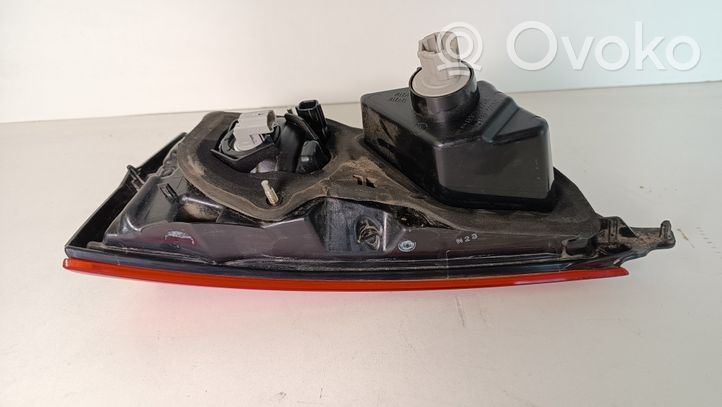 Nissan Qashqai Lampy tylnej klapy bagażnika 265554EA5C