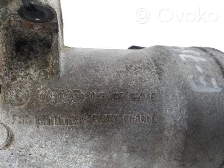 Volkswagen Golf V Supporto di montaggio del filtro dell’olio 045115389E