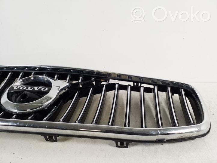 Volvo S90, V90 Griglia anteriore 31425499