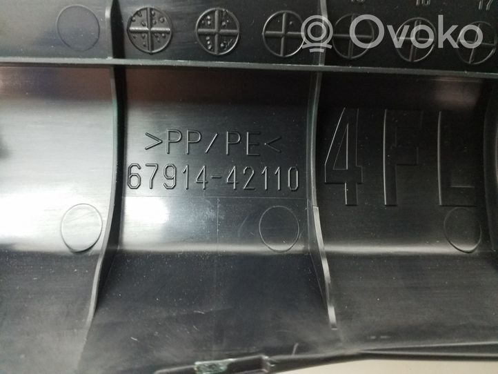 Toyota RAV 4 (XA40) Listwa progowa przednia 6791442110