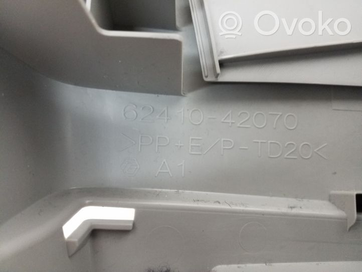 Toyota RAV 4 (XA40) Rivestimento montante (B) (superiore) 6241042070