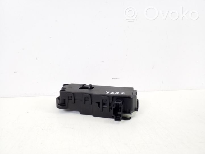 Volvo V50 Fuel tank cap lock 30716754