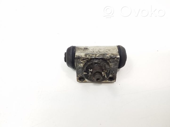 Toyota Hilux (AN10, AN20, AN30) Tylny cylinder hamulcowy 4755009090