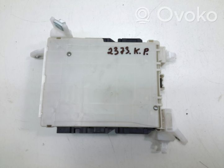 Toyota Prius (XW50) Module de fusibles 8273047530