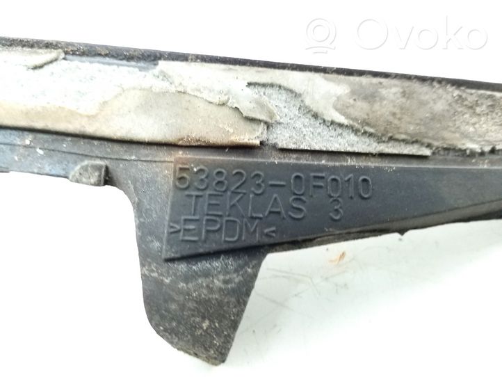 Toyota Corolla Verso AR10 Plaque avant support serrure de capot 538230F010